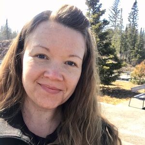 Meet your Posher, Crystal